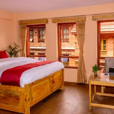 Eagle Nest Hotel Бхактапур Экстерьер фото